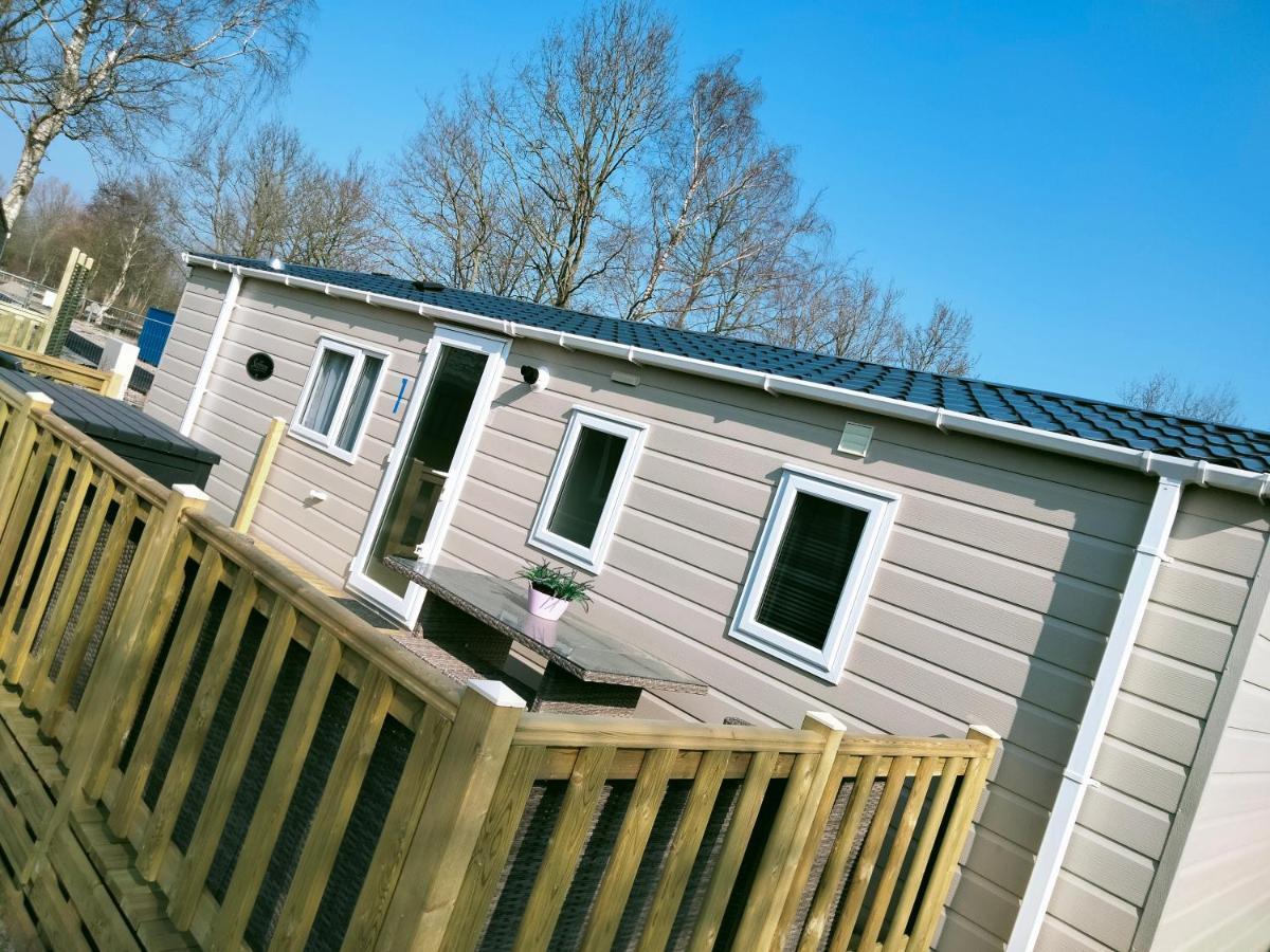 Bj Chalets - De Rug 1 - Vakantiepark Lauwersoog - Luxe Chalet Met Vaatwasser! Vroege Incheck! Εξωτερικό φωτογραφία