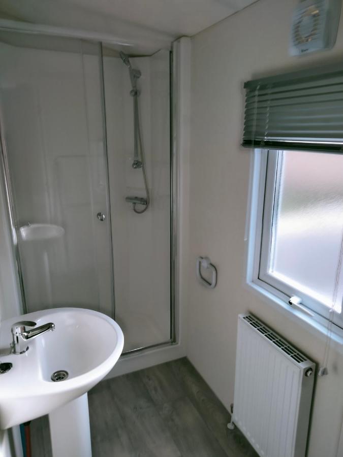 Bj Chalets - De Rug 1 - Vakantiepark Lauwersoog - Luxe Chalet Met Vaatwasser! Vroege Incheck! Εξωτερικό φωτογραφία