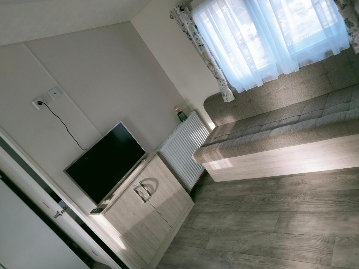 Bj Chalets - De Rug 1 - Vakantiepark Lauwersoog - Luxe Chalet Met Vaatwasser! Vroege Incheck! Εξωτερικό φωτογραφία